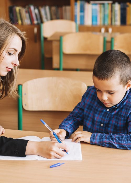 ajuda-professor-ao-aluno